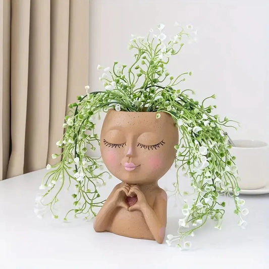 Dame Cœur Moderne : Pot de Fleurs Artistique pour une Touche d'Amour